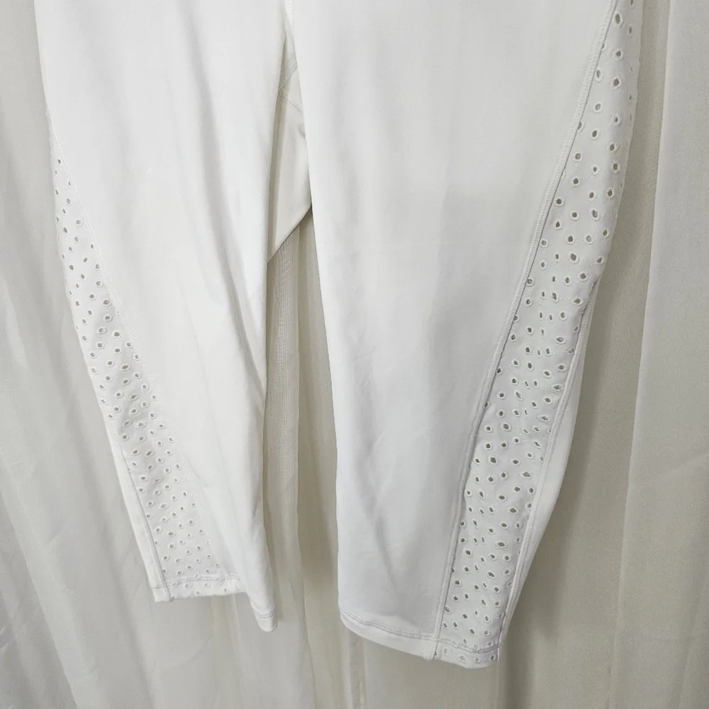 Lululemon Athletica White Ornate Crop 17